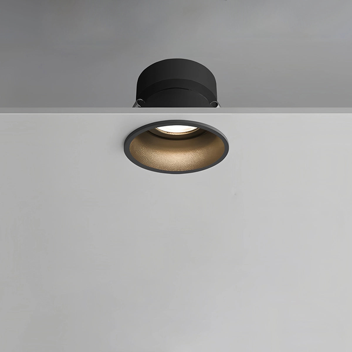 Minimalist Small-Hill Spotlight