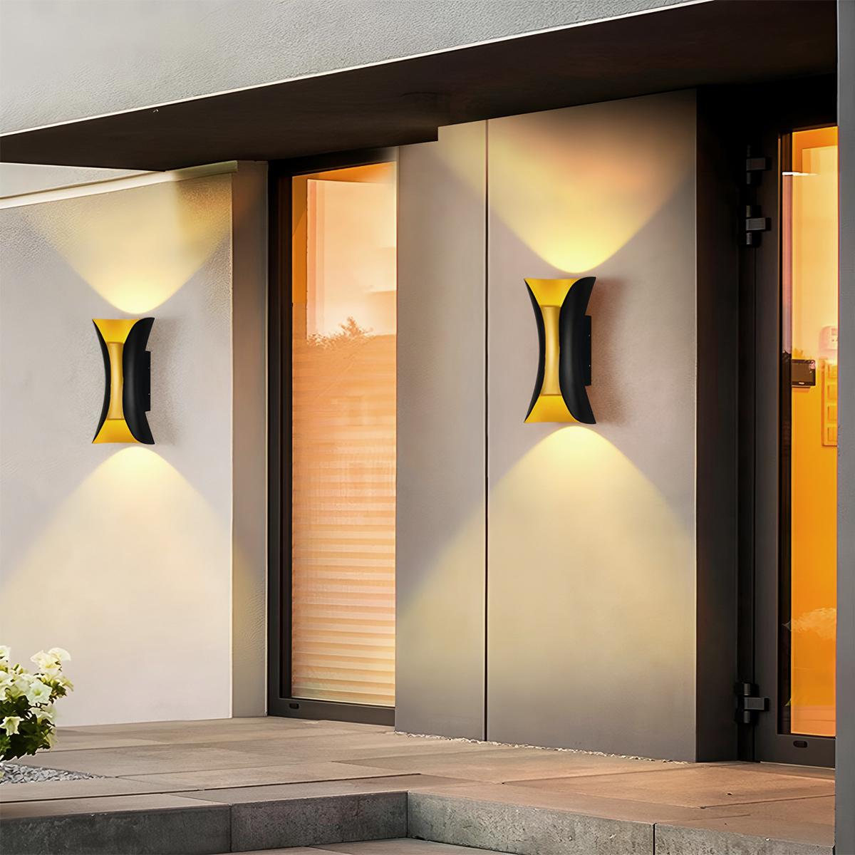 Briar Outdoor Wall Lamp