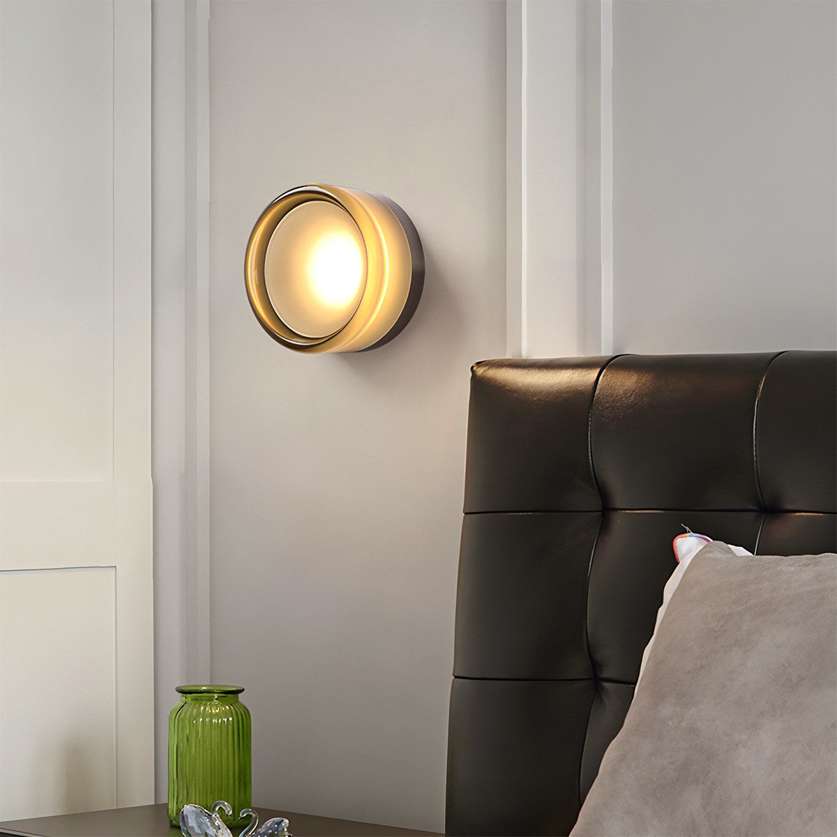 Lugna Wall Lamp