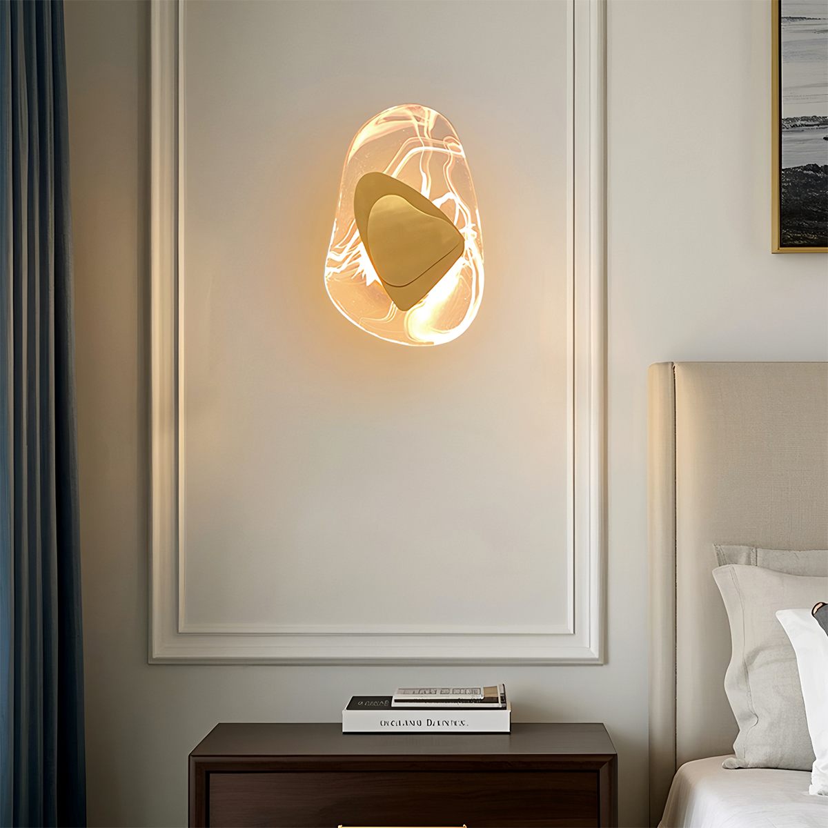 Petra Wall Lamp
