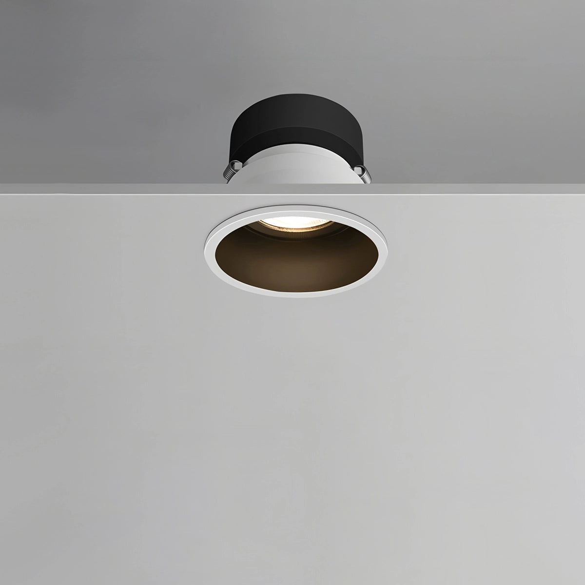 Minimalist Small-Hill Spotlight