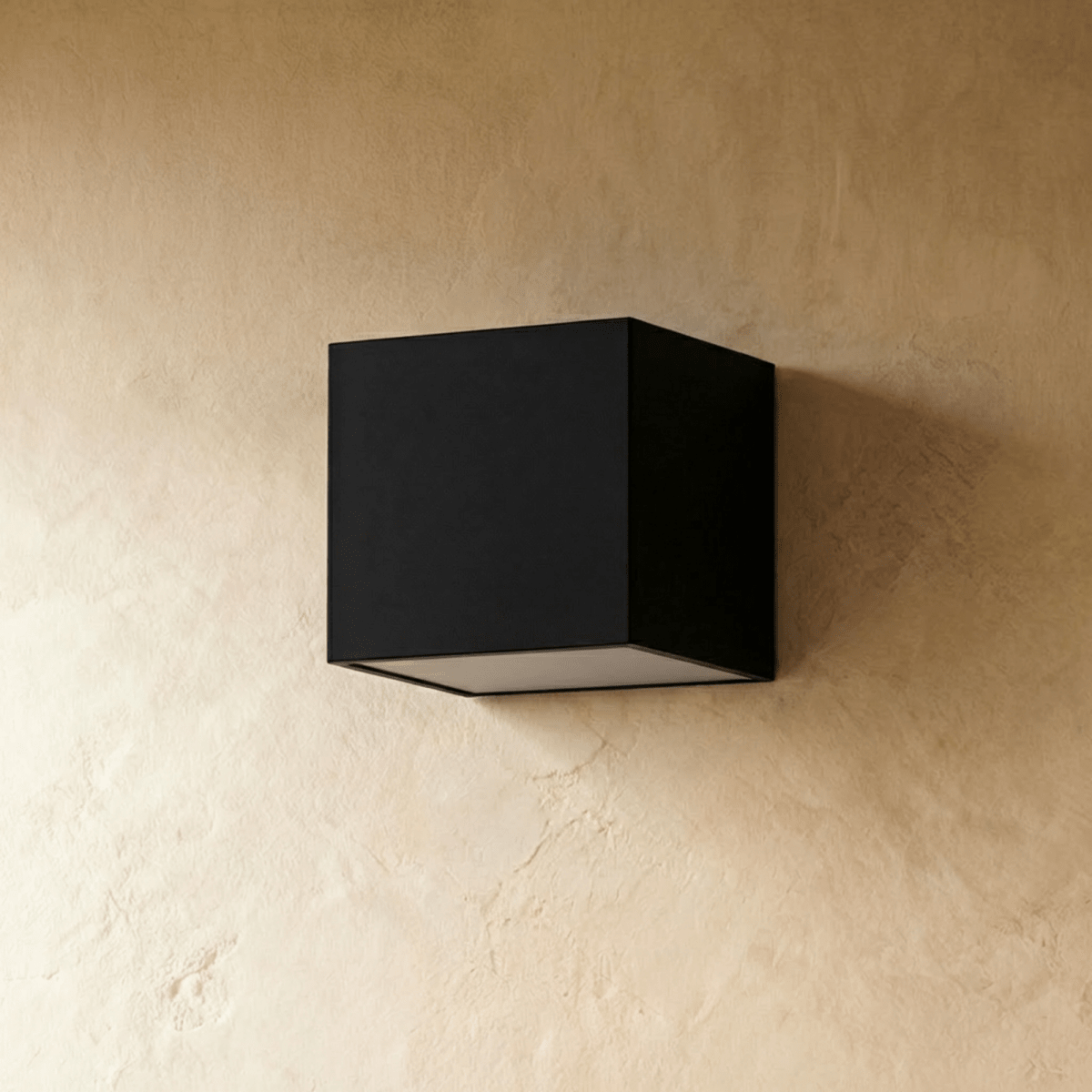 Evelyn Outdoor Wall Lamp