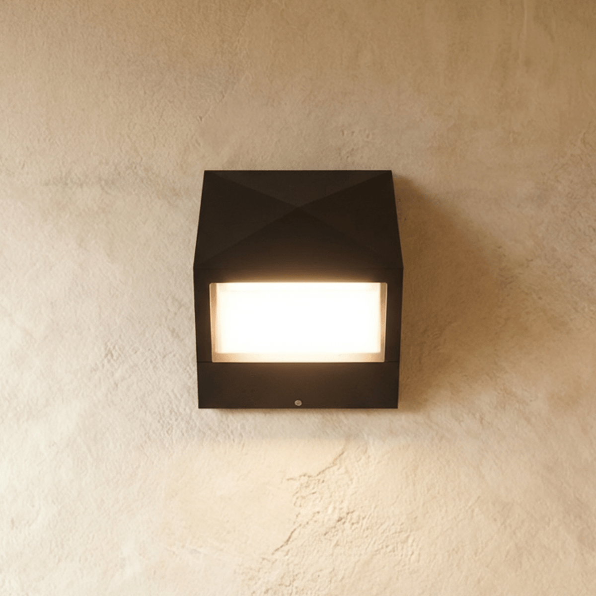 Vivienne Outdoor Garden Lamp