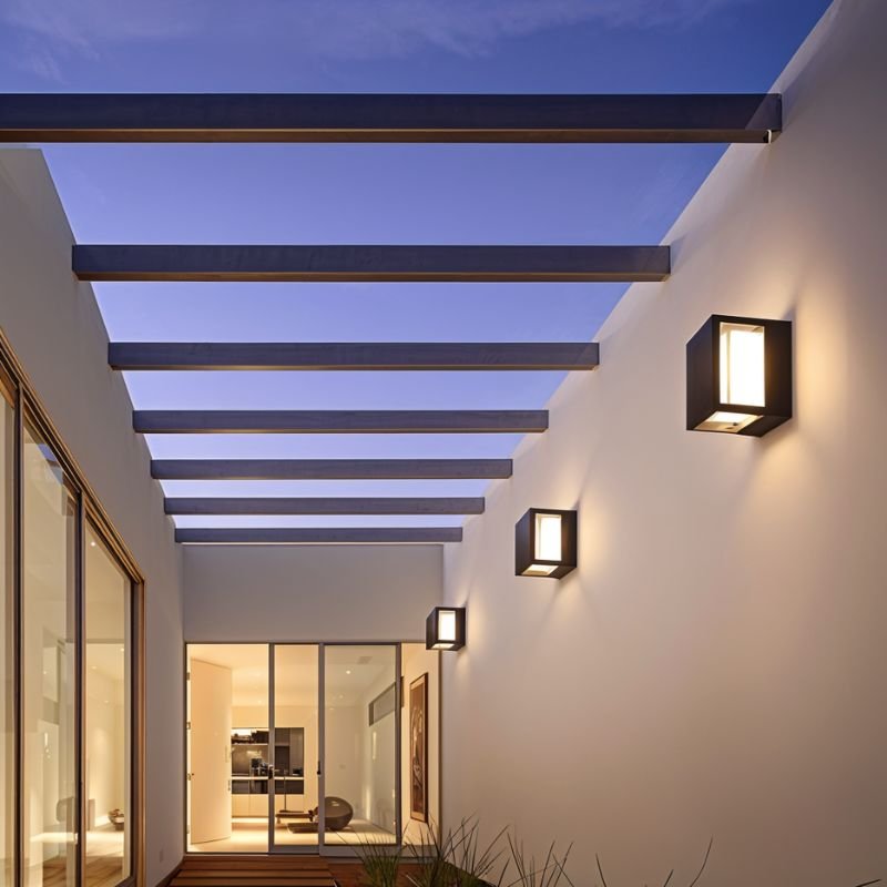 Vivienne Outdoor Garden Lamp